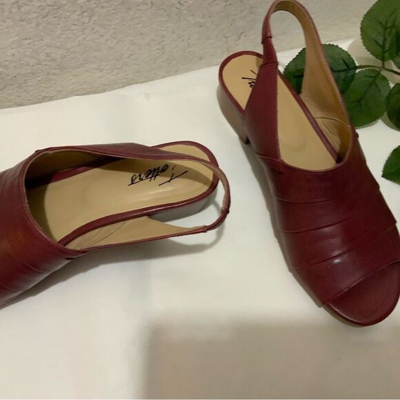 Trotters Nina Red Leather Open Toe Sling Back Low Heel Sandal.   Size 7.5 - Picture 2 of 9